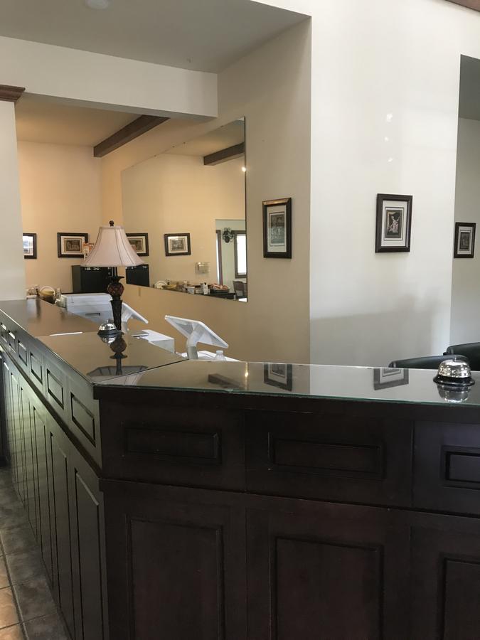Nirvana Inn & Grill Ellensburg Ngoại thất bức ảnh